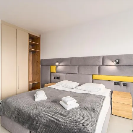 Appartement Aquamarina Prima Seaside By The By Renters *