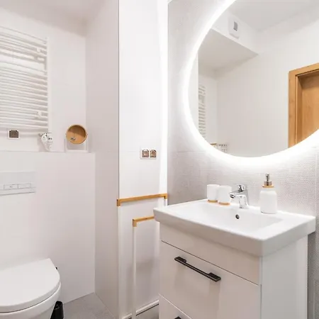 アパート Aquamarina Prima Seaside By The By Renters ミエンジズドロイェ