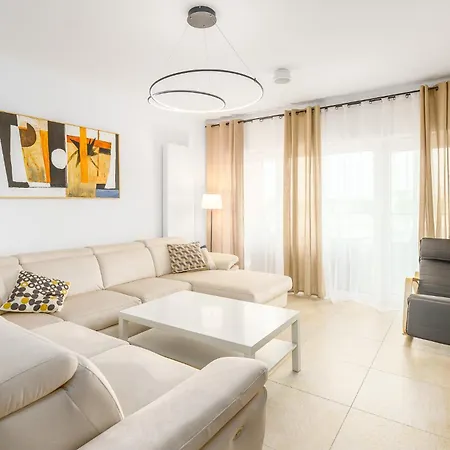 Aquamarina Prima Seaside By The By Renters アパート